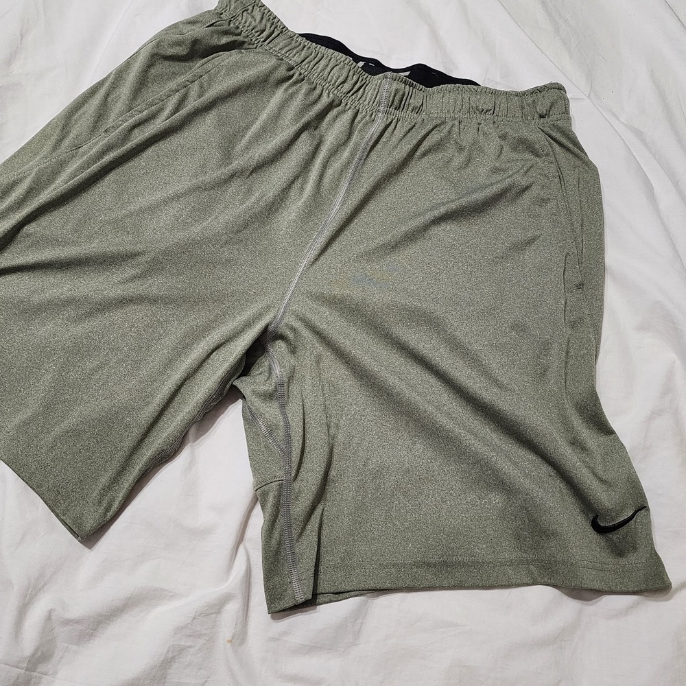 Nike Shorts Mens Size XL Green Athletic Dri Fit Swoosh Sport Outdoors Gym